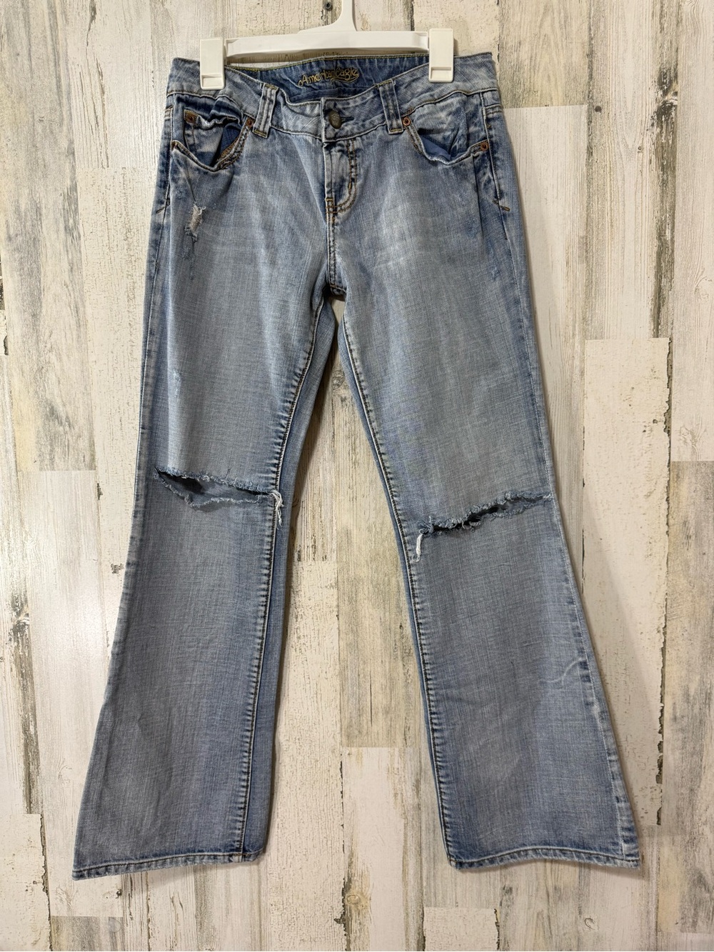 American Eagle Outfitters Boyfriend 77 Vintage LOW Rise Flare Jeans Knee Rips